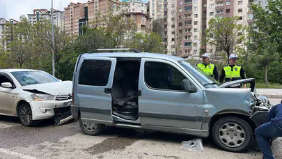 Gümüşhane’de öğle trafiği kabusa döndü: 4 araç birbirine girdi