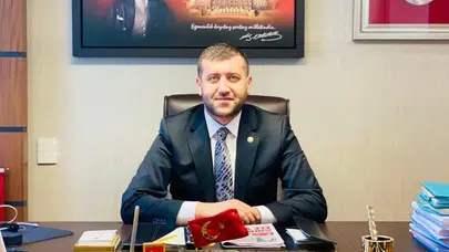 Gençlerin nabzını tuttu: MHP'li Baki Ersoy zirveye oynuyor
