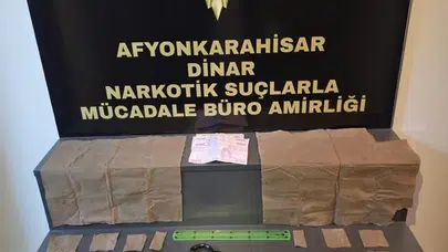 Dazkırı'da zehir tacirlerine geçit yok: Peçetelere gizlenmiş uyuşturucuyla yakalandı