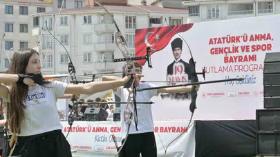 Esenyurt’ta 19 Mayıs ruhu: Gençler meydanları bayram yerine çevirdi