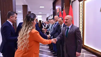 Aydın Valiliği’nde bayram coşkusu: Vali Varol mesai arkadaşlarıyla bir araya geldi