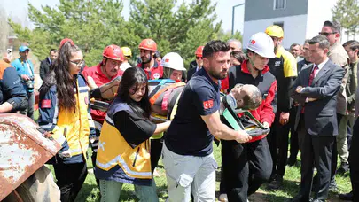 Sivas’ta nefes kesen anlar: 6.5 büyüklüğündeki senaryo gerçeğe dönüştü