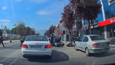 Düzce’de saniyelerle gelen mucize: Yola savrulan sürücüyü otomobilin dikkati kurtardı