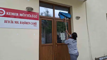 Kemer’de bayram hazırlığı: 32 noktada hijyen mesaisi başladı