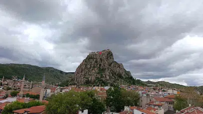 Afyonkarahisar’da şemsiyeleri hazırlayın: Yeni haftada yağmur ve serin hava etkili olacak