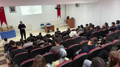 Geleceğin iş güvenliği uzmanları sahadaki deneyimli isimlerle buluştu: İlk baretler heyecanla takıldı