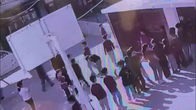 Saniyelerle yarıştı, hayat kurtaran hamleyi yaptı: Öğretmenin soğukkanlılığı minik öğrenciye nefes oldu