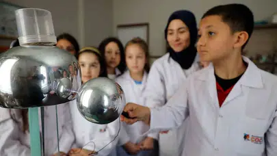 Geleceğin dahileri Başiskele’de yetişiyor: Üniversite kapıları minik yeteneklere açıldı