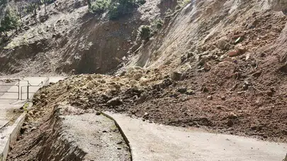 Sason’da doğa kabusu: Sağanak ve dolu köy yollarını haritadan sildi