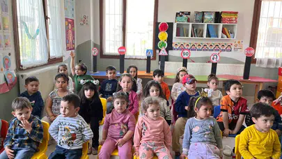 Sarıgöl’de trafik seferberliği: Hem öğrettiler hem ödüllendirdiler