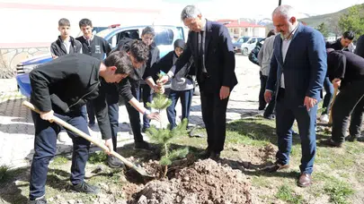 Bayburt’ta gençlerden yeşil seferberlik: Geleceğe nefes oldular
