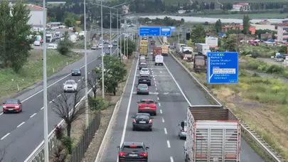 Bayram yolculuğu başladı: İstanbul-Tekirdağ hattında kilometrelerce araç kuyruğu