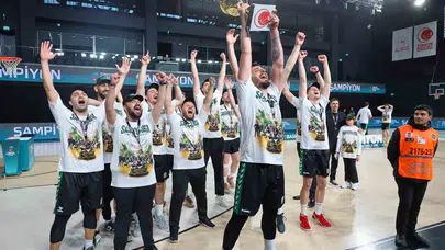 Sakarya’nın basketbolda büyük gururu: Şampiyonluk kupasıyla 1. Lig’e yükseldiler