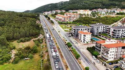 Bayram rotası Muğla’ya çevrildi: Yollarda uzun kuyruklar, tesislerde yer kalmadı