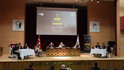 Fikirlerin sınır tanımadığı platform: Gençler "Engelsiz Düşünceler" için kürsüye çıktı