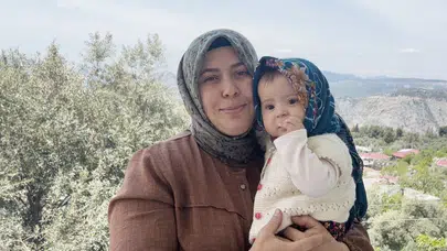 Gezgin bebek Gökçe sosyal medyayı birbirine kattı: Yerinde duramıyor, dünyayı keşfe çıkıyor