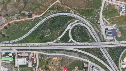 Bayram dönüşü çilesi başladı: Kırıkkale’de trafik havadan böyle görüntülendi