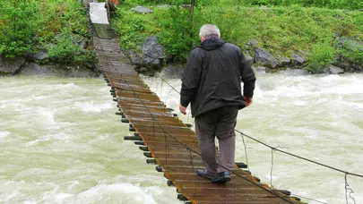 Giresun'da ölümle dans: Köylülerin tek yolu çürük tahtalara emanet