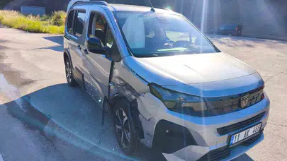 Bilecik'te tünel çıkışında korkutan kaza: 4 kişi hastanelik oldu