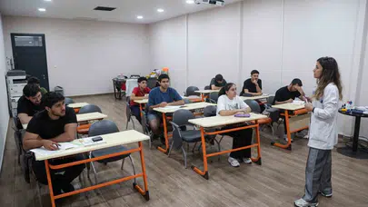Efeler’de sınav maratonu artık daha kolay: Gençlerin akademik başarısı için seferberlik