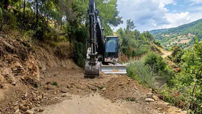 Efeler’de ulaşım seferberliği: Üreticinin yolu açıldı, yüzler güldü