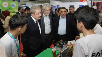 Van'ın Genç Potansiyeli Kariyer Fuarı'nda Buluştu: Hedef Girişimci Nesiller