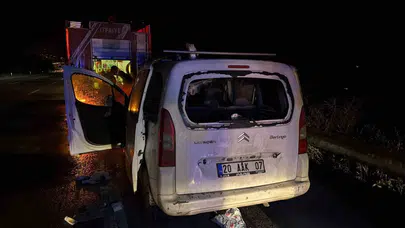 Seyir halindeyken bir anda alev topuna döndü: Sürücü son anda kurtuldu