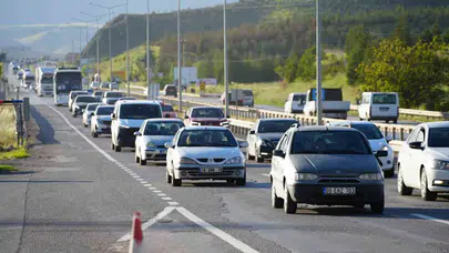 Kilit kavşakta bayram mesaisi: Yollar şimdiden dolup taştı