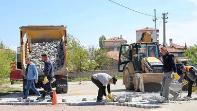 Kırıkkale’de şantiye mesaisi: Başkan Önal yolları bizzat denetledi