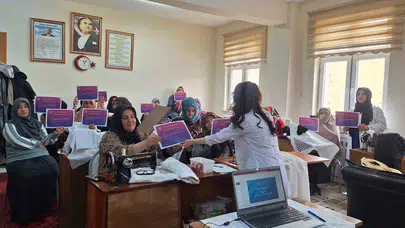Menopoz dönemini korku değil bilgiyle yönetiyorlar: Bayburtlu kadınlar için rehber niteliğinde okul