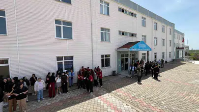 Depremin acısını yaşayan gençler şimdi hayat kurtarmak için sahada: Geleceğin uzmanları Gördes’te yetişiyor