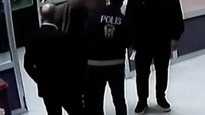 Ehliyet sınavında teknolojik hile girişimi: Polis baskınıyla suçüstü yakalandılar