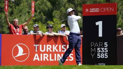 Antalya’da golf rüzgarı: Antrenman yapmadan geldi, zirveye yerleşti