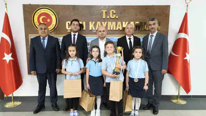 Zeka oyunlarında Çanakkale rüzgarı: Minik beyinler Türkiye dereceleriyle döndü