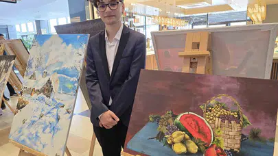 Yozgat’ta sanat rüzgarı: Genç yeteneklerin fırçasından çıkan 70 eser görücüye çıktı