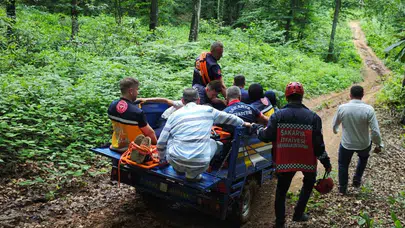 Ormanlık alanda kaza: Yeni motosikletiyle dere yatağına uçtu, kurtarılması saatler sürdü