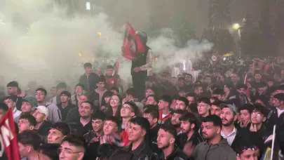 Çorum’da tarihi gece: Şehrin sokakları Süper Lig coşkusuyla inledi