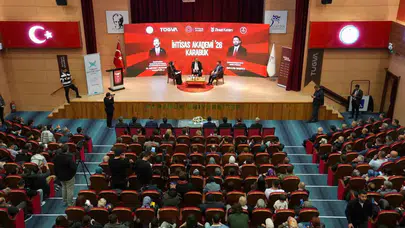 Dijital çağın efendisi olun: Bakan Kasapoğlu'ndan gençlere kritik zaman yönetimi uyarısı