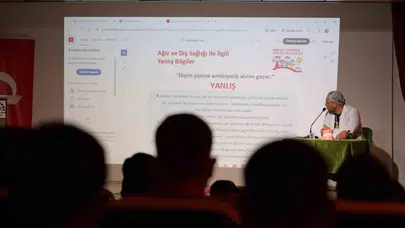 Gülüşlerin sağlığı için harekete geçildi: Bayburtlu gençlere ağız hijyeni dersi