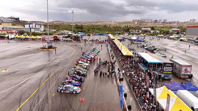 Gaziantep’te Drift Rüzgarı: Başkan Şahin Direksiyon Başında Gövde Gösterisi Yaptı