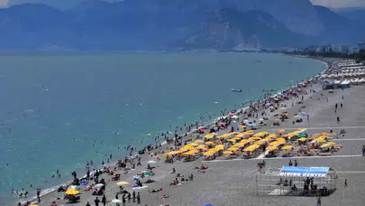 Antalya’da tatilcilerin bayram keyfi: İstanbul’u terk edip burada yaşamayı hayal ediyorlar