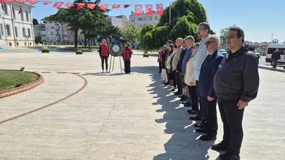Tekirdağ’da 19 Mayıs coşkusu: Caddeden geçenler durdu, İstiklal Marşı’na hep bir ağızdan eşlik etti