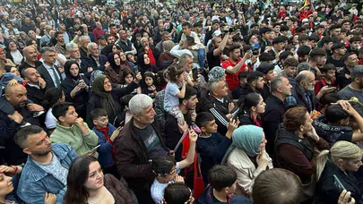Gölcük'te şampiyonluk coşkusu: Kupa Anıtpark'ta taraftarla buluştu