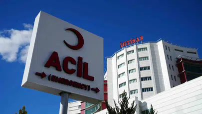 Kırıkkale-Kayseri yolunda ortalık savaş alanına döndü: Zincirleme kazada 5 kişi hastanelik oldu