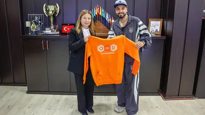 Samsun'da sürpriz buluşma: Ünlü rapçi Sefo rotasını üniversiteye çevirdi