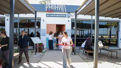 Mersin sahillerinde bayram bereketi: Vatandaşlar belediye tesislerine akın etti