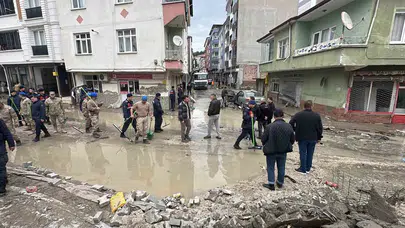 Havza’da selin izleri siliniyor: 28 yıl sonra gelen büyük yıkım sonrası seferberlik ilan edildi
