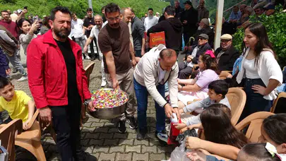 Ordu’da bayramın simgesi haline geldi: 200 yıllık köklü gelenek çocukların yüzünü güldürdü