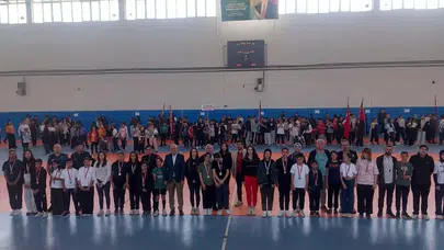 Ekranlardan uzaklaştılar, sahada ter döktüler: Yenipazar’da nostalji rüzgarı
