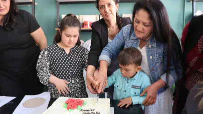 Kozan’da duygusal buluşma: Özel çocuklar ve anneleri çamurdan hayaller kurdu